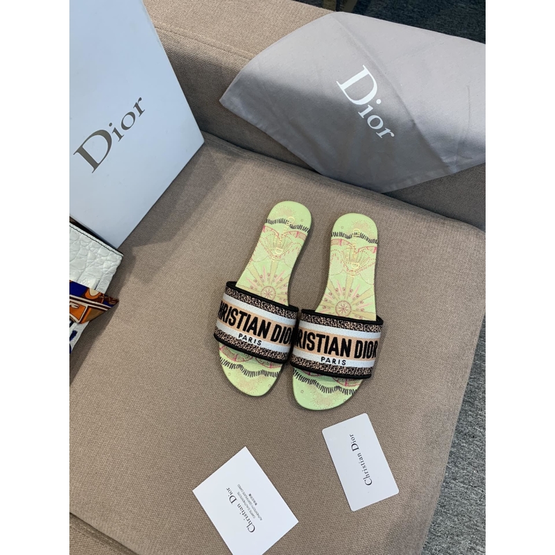 ch**an D*or slippers